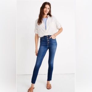 Like New Old Navy light Wash Exposed Buttons Fly Front Ankle Jeans High rise